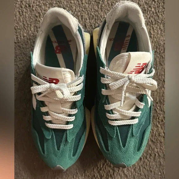 New Balance Green and White Sneakers - Picture 4 of 11